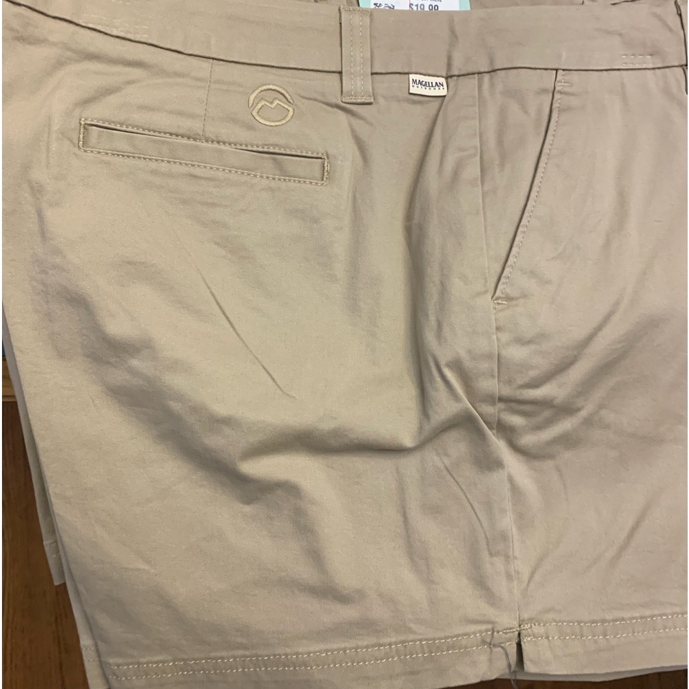 Shorts - Picture 2 of 3